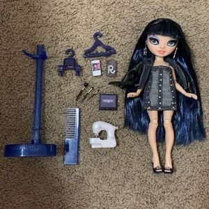 Rainbow High Kim Nguyen Series 5 doll